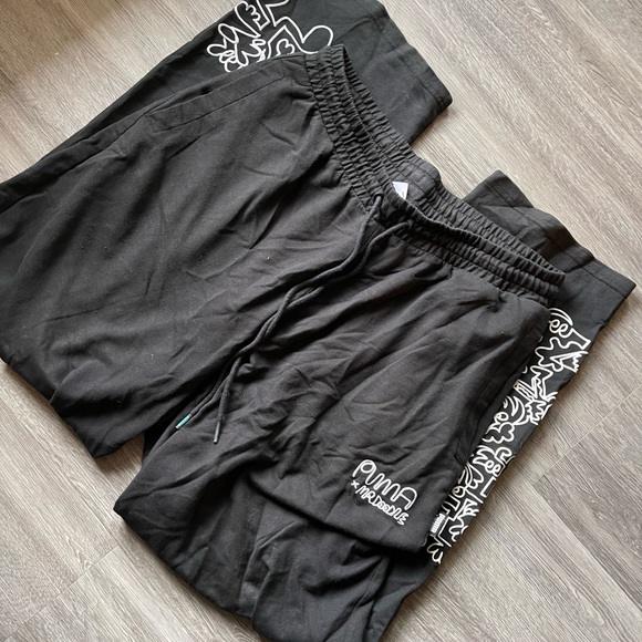 PUMA Mens Pants | x MR. DOODLE Sweatpants Puma Black - Picture 4 of 7